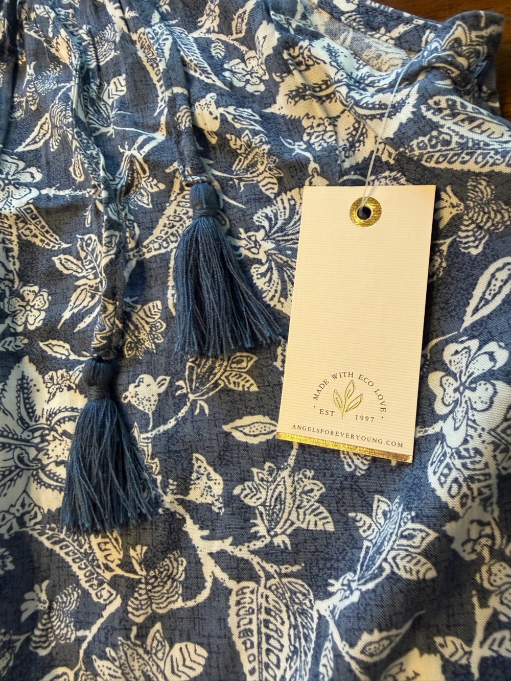 NWT Angels Blue Floral Sleeveless Tie-Neck Top Size M - Picture 3 of 8